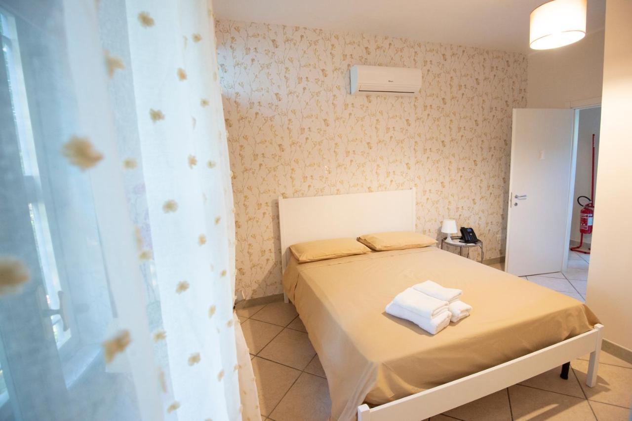 Donna Rosita Hotel San Felice a Cancello Buitenkant foto
